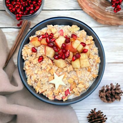 Schüssel mit zubereitetem Porridge Apfel-Zimt von der Marke Haferreich.